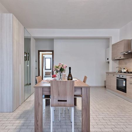 Venice Miramare Residence Zelo Luaran gambar