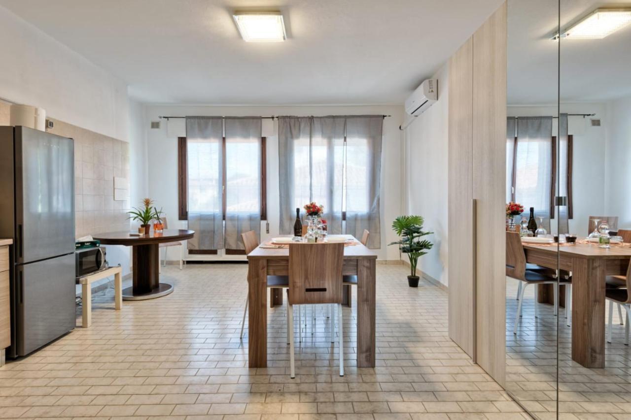 Venice Miramare Residence Zelo Luaran gambar