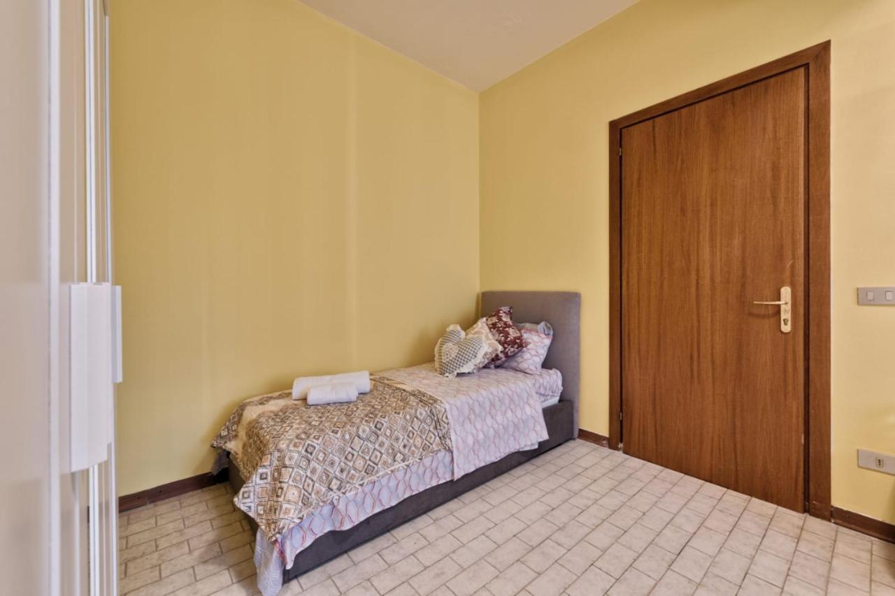 Venice Miramare Residence Zelo Luaran gambar