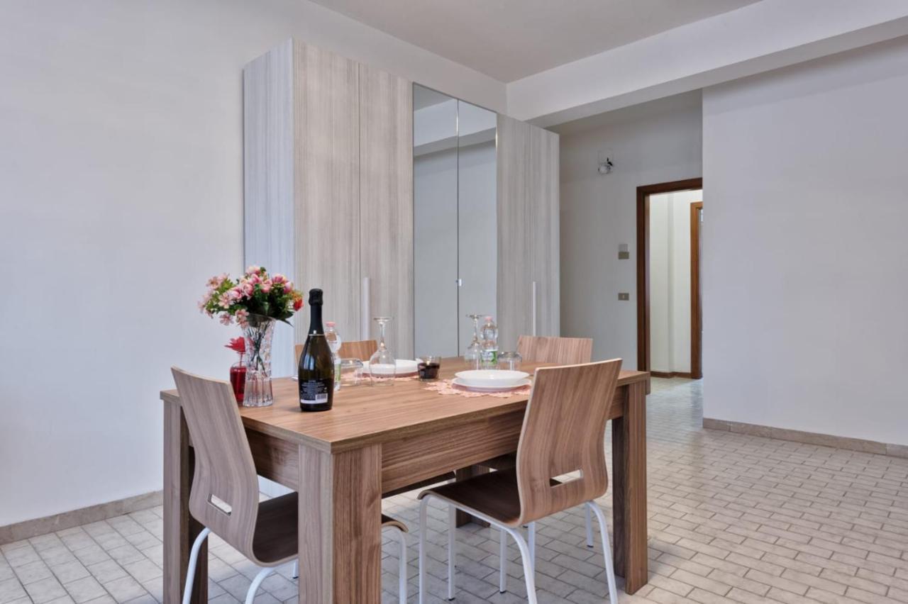 Venice Miramare Residence Zelo Luaran gambar